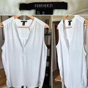 Forever 21 Women’s White Sleeveless V Neck Blouse Size M